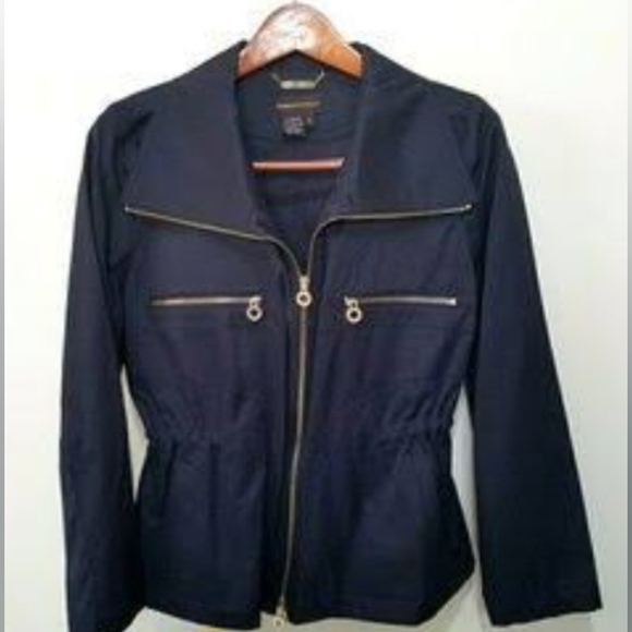 Dana Buchman Jackets & Blazers - 💥3 for $30💥Dana Buchman navy blue jacket with gold accents.Size XS. BEAUTIFUL!